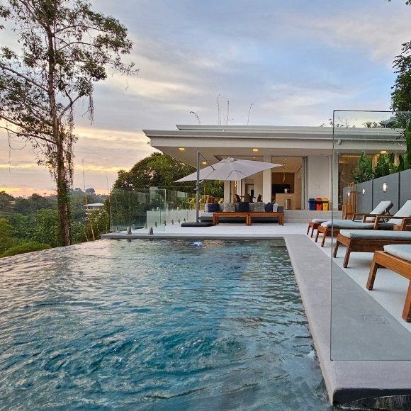 casa playitas manuel antonio costa rica