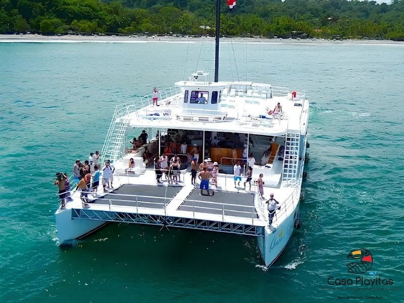 CATAMARAN TOUR IN MANUEL ANTONIO